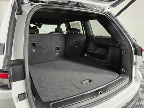 New 2025 Jeep Grand Cherokee Limited w/ Black Appearance Package image 14