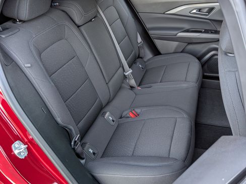 Used 2025 Chevrolet Equinox EV LT image 18