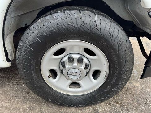 Used 2017 Chevrolet Express 2500 image 29