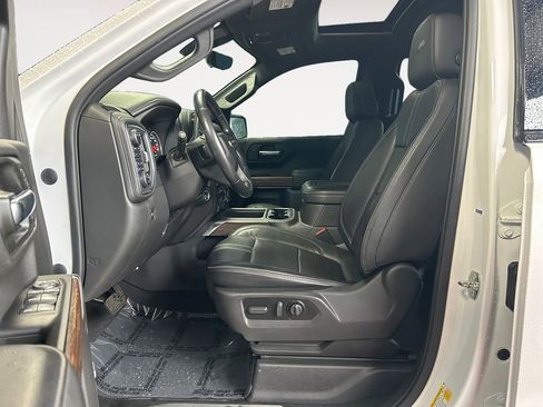 Used 2022 Chevrolet Silverado 1500 High Country w/ Technology Package image 15