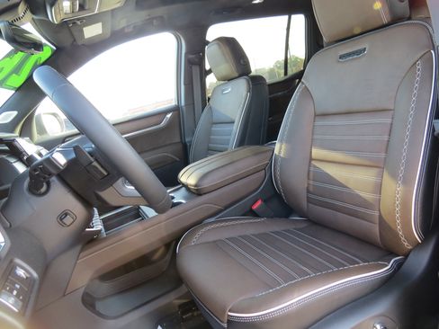 New 2026 GMC Acadia Denali Ultimate w/ LPO, Floor Liner Package image 21