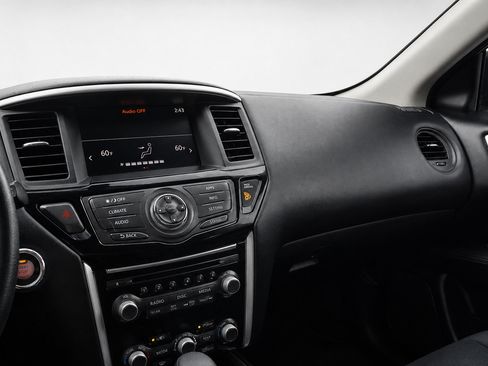 Used 2019 Nissan Pathfinder S AWD/4WD image 33