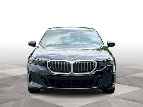 Used 2026 BMW 530i w/ M Sport Package RWD image 3