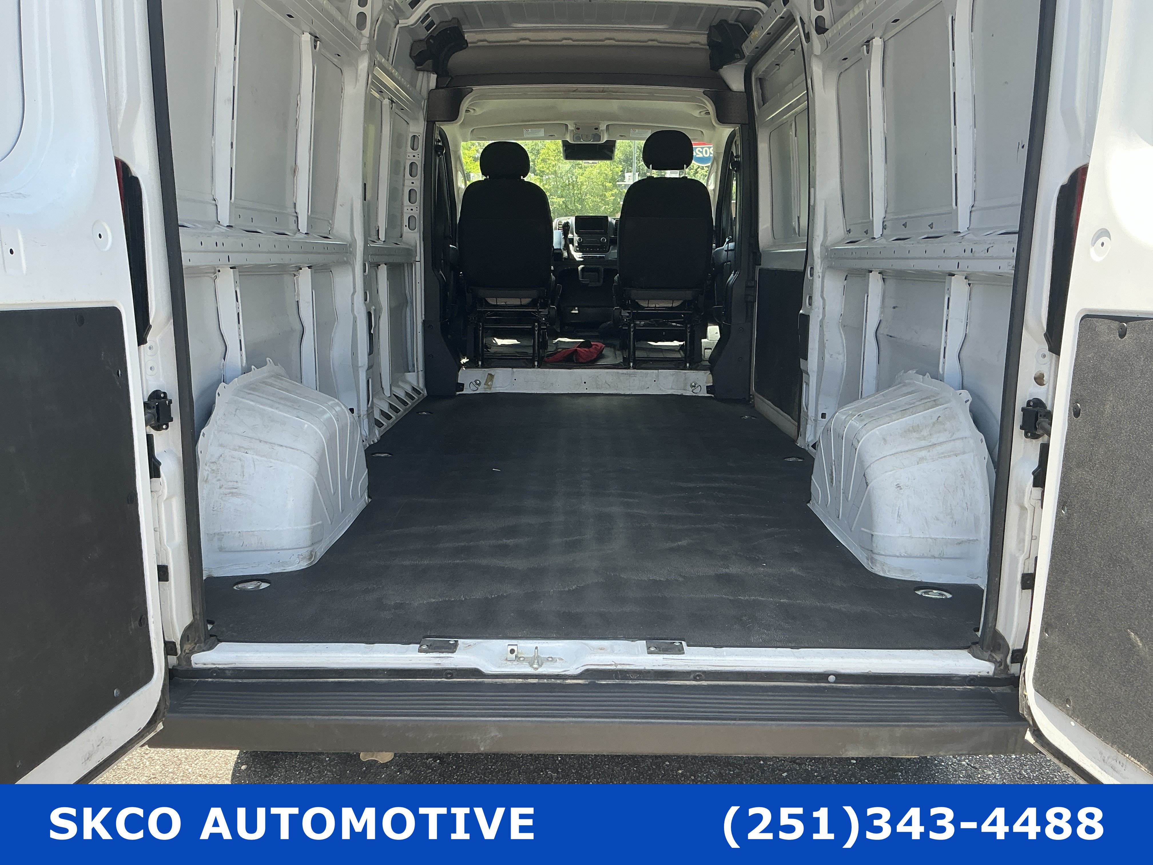 Used 2024 RAM ProMaster 2500 w/ Convenience Group FWD image 21