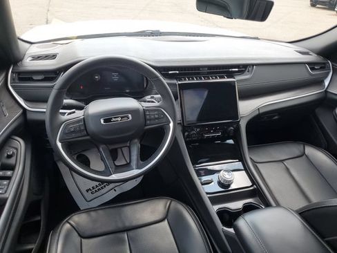 Used 2024 Jeep Grand Cherokee Limited w/ Luxury Tech Group II AWD/4WD image 25