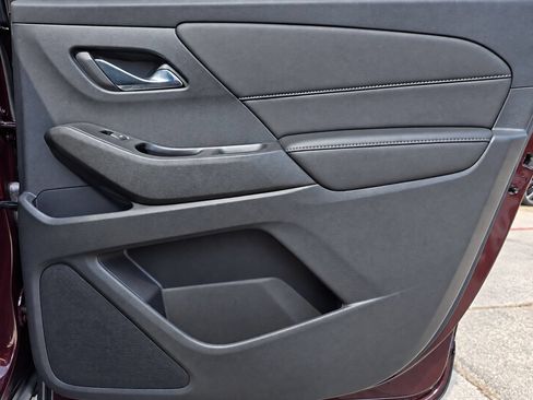 Certified 2023 Chevrolet Traverse LT FWD image 39