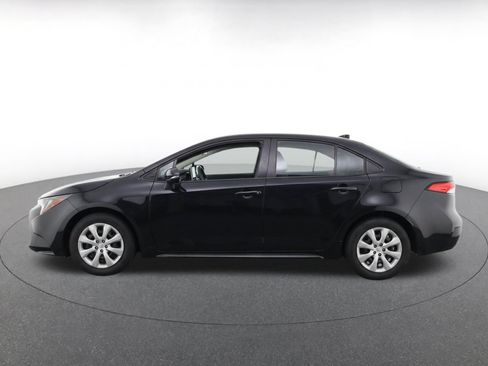 Used 2025 Toyota Corolla LE FWD image 4