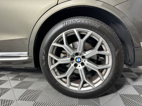 Used 2023 BMW X7 xDrive40i w/ Premium Package image 10