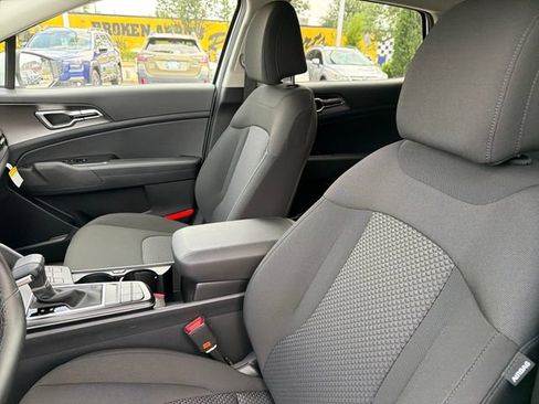 New 2026 Kia Sportage LX w/ LX Convenience Package FWD image 19