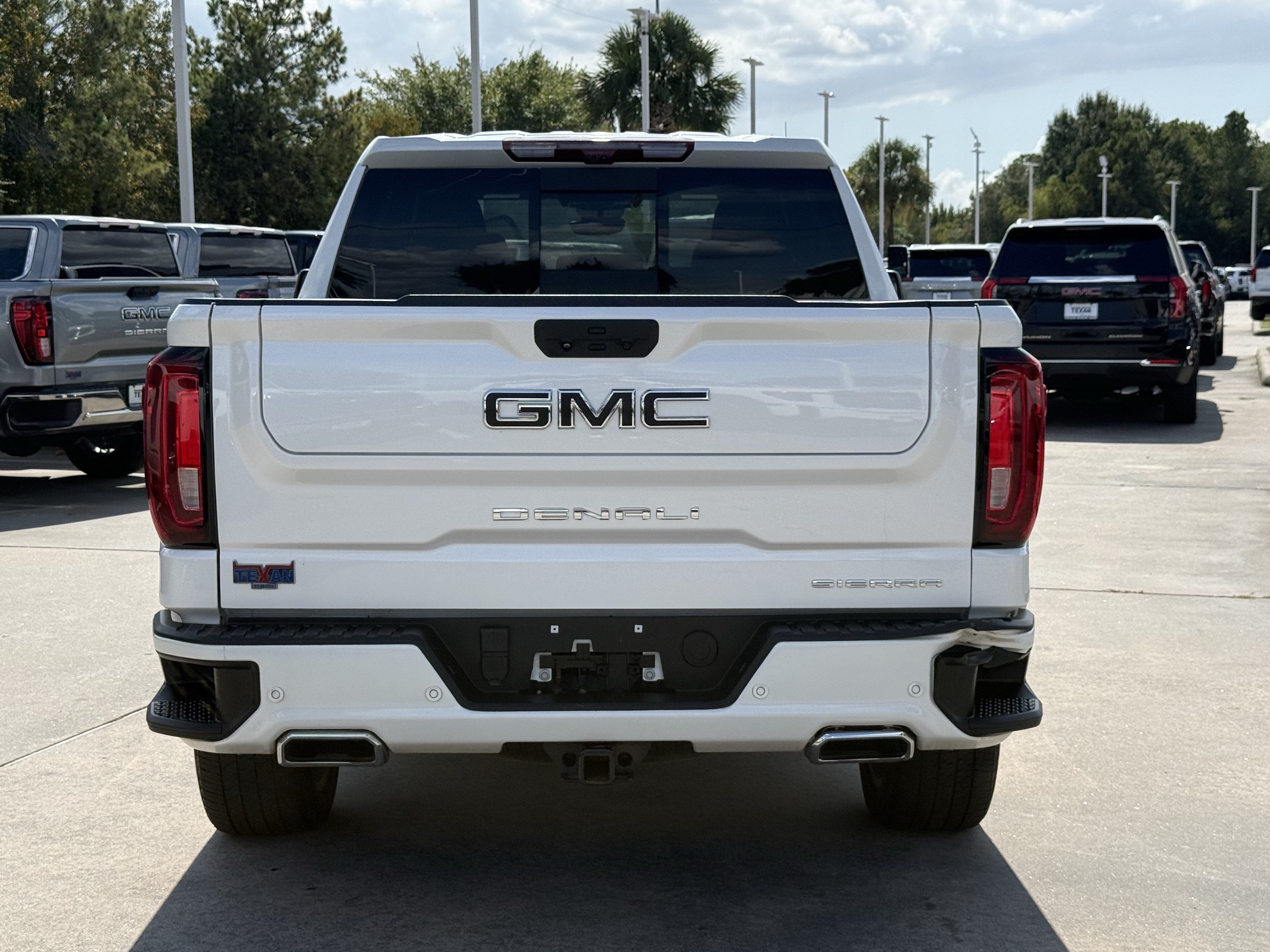 Used 2023 GMC Sierra 1500 Denali w/ Denali Reserve Package AWD/4WD image 6