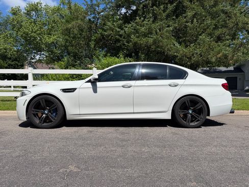 Used 2013 BMW M5 RWD image 3