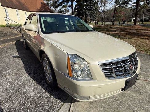 Used 2011 Cadillac DTS image 20