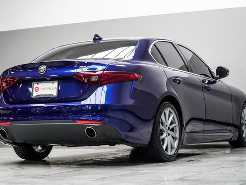 Used 2019 Alfa Romeo Giulia RWD image 12