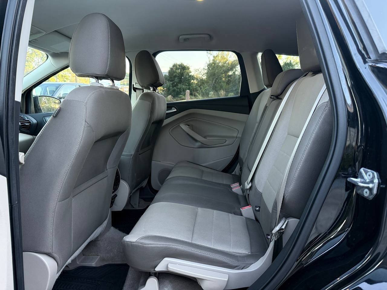 Used 2016 Ford Escape SE w/ Equipment Group 201A FWD image 14