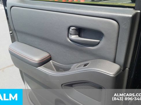 Used 2026 Nissan Frontier PRO-4X AWD/4WD image 23