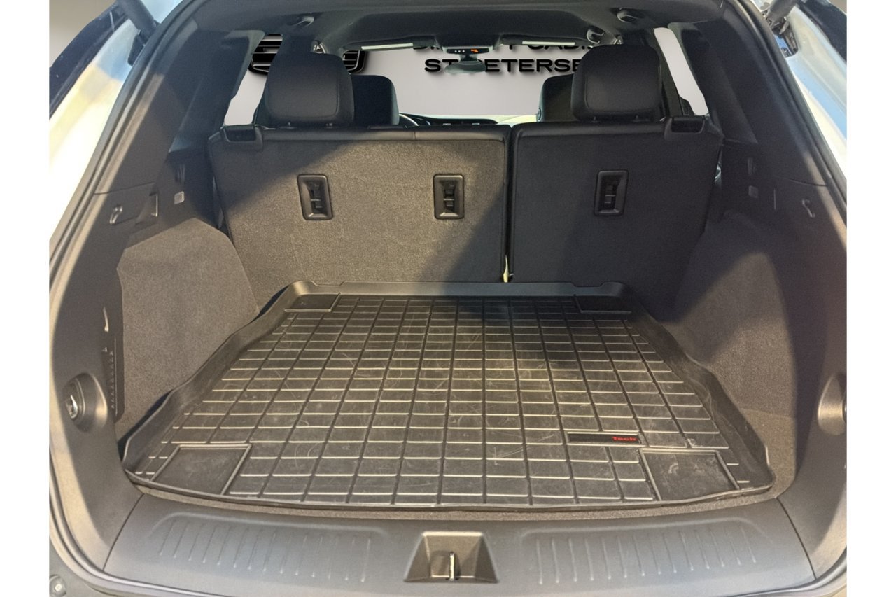 Certified 2025 Cadillac XT5 Luxury FWD image 16