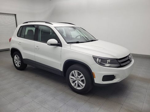 Used 2016 Volkswagen Tiguan S image 11