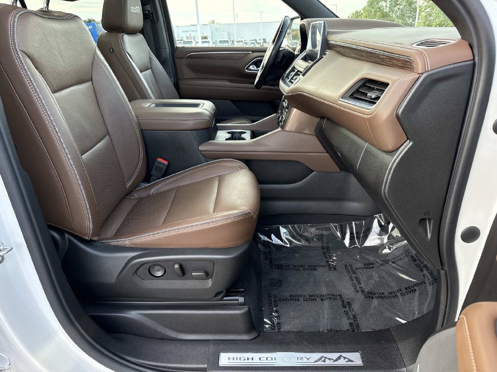 Used 2021 Chevrolet Tahoe High Country w/ Premium Package AWD/4WD image 20