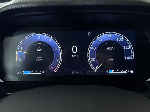 New 2025 Jeep Grand Cherokee Altitude image 10