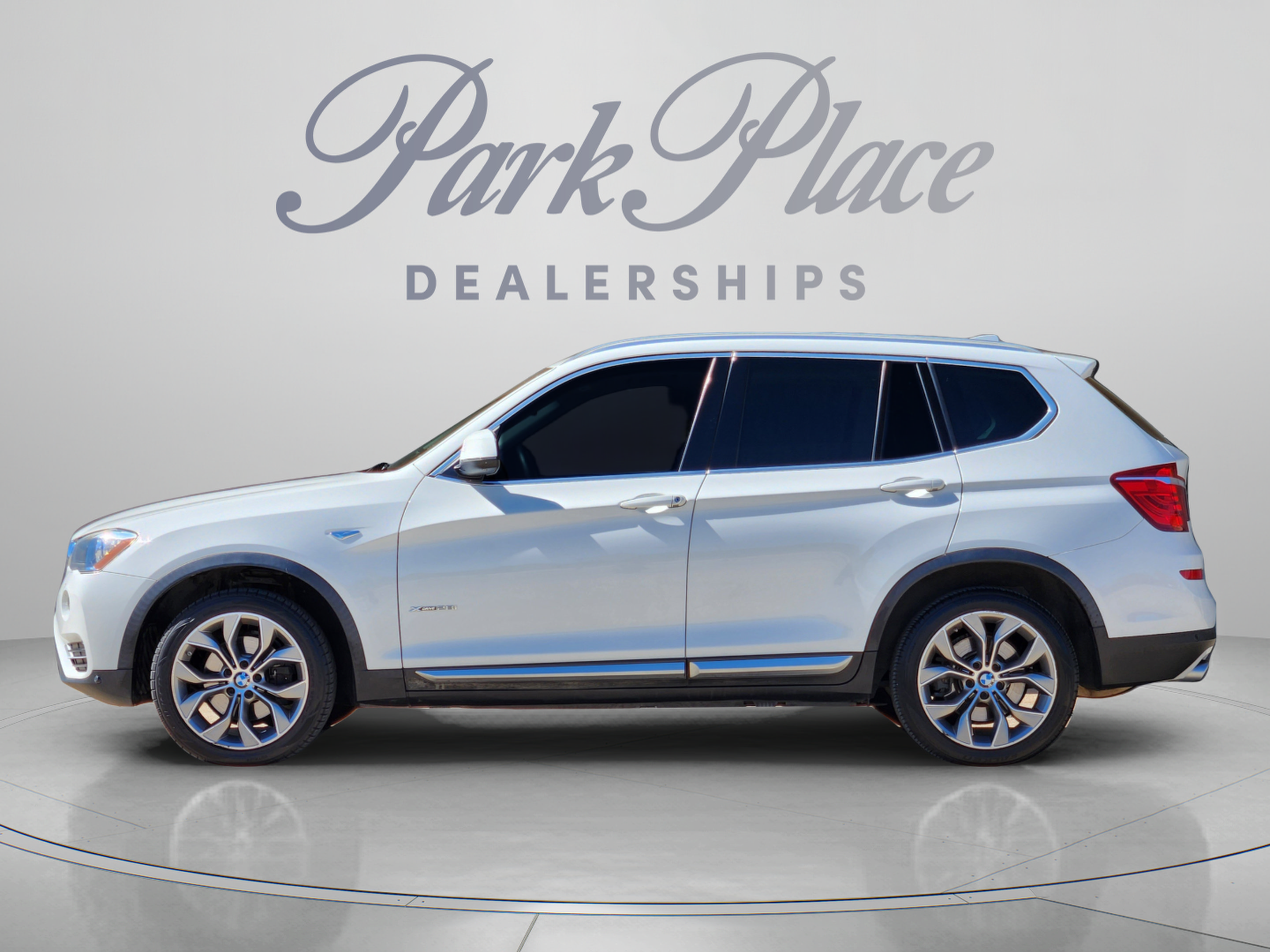 Used 2017 BMW X3 xDrive28i AWD/4WD image 2