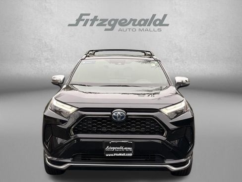 Used 2022 Toyota RAV4 SE w/ Weather & Moonroof Package image 5