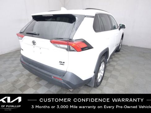 Used 2021 Toyota RAV4 XLE image 5