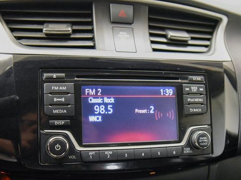 Used 2017 Nissan Sentra SV image 7