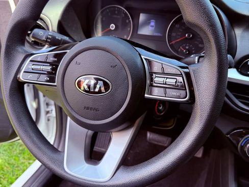Used 2019 Kia Forte LXS FWD image 13