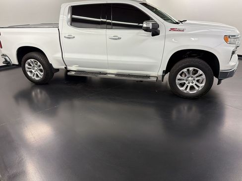 Used 2023 Chevrolet Silverado 1500 LTZ w/ Z71 Off-Road Package AWD/4WD image 8