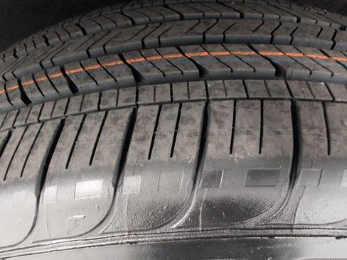 Certified 2023 Chevrolet Traverse LT w/ LPO, Floor Liner Package AWD/4WD image 7