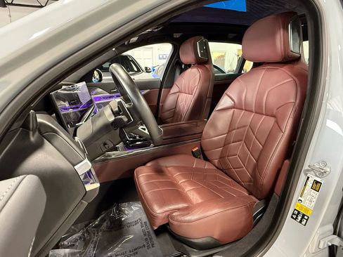 Used 2023 BMW 760i xDrive w/ Luxury Rear Seating Package image 8
