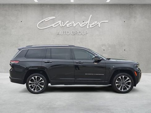Used 2022 Jeep Grand Cherokee L Overland w/ Luxury Tech Group IV RWD image 17