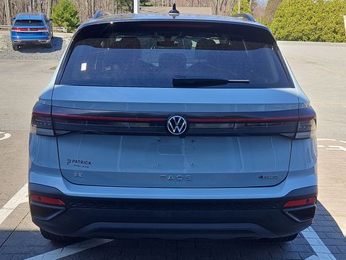Used 2025 Volkswagen Taos SE AWD/4WD image 25