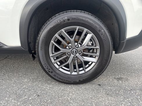 Used 2023 Nissan Rogue S image 27