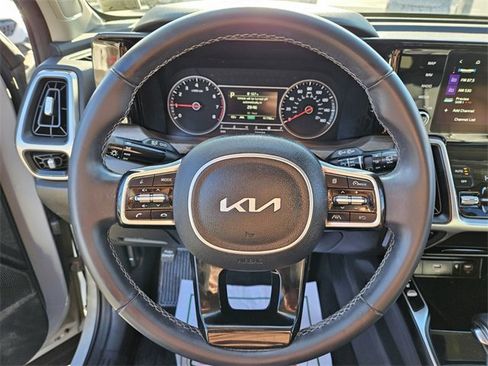 Used 2023 Kia Sorento S image 25
