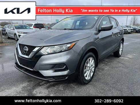 Used 2021 Nissan Rogue Sport S image 1