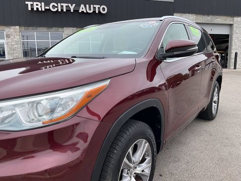 Used 2015 Toyota Highlander XLE AWD/4WD image 2