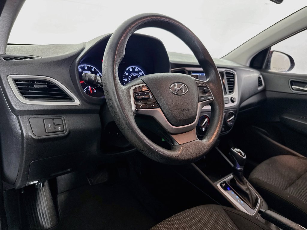 Used 2020 Hyundai Accent SEL FWD image 19