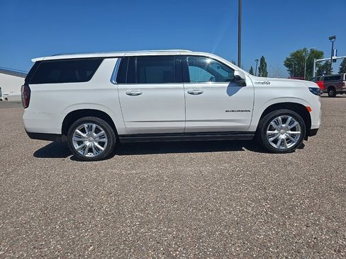Used 2023 Chevrolet Suburban High Country w/ Premium Package 2 image 8
