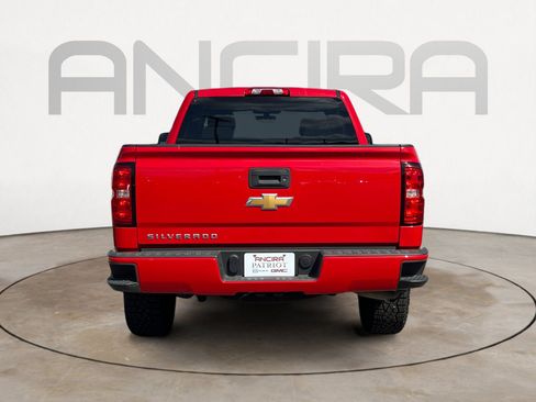 Used 2018 Chevrolet Silverado 1500 Custom w/ Custom Convenience Package RWD image 9
