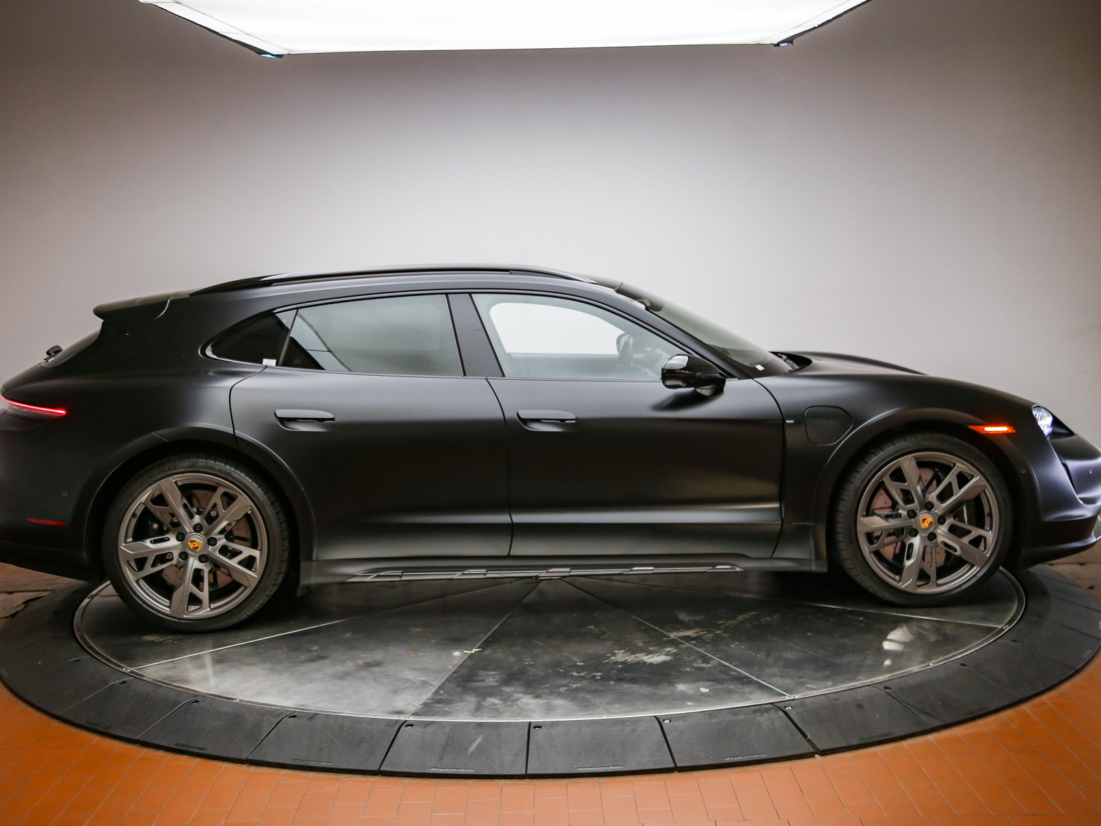 Certified 2024 Porsche Taycan Turbo S AWD/4WD image 8
