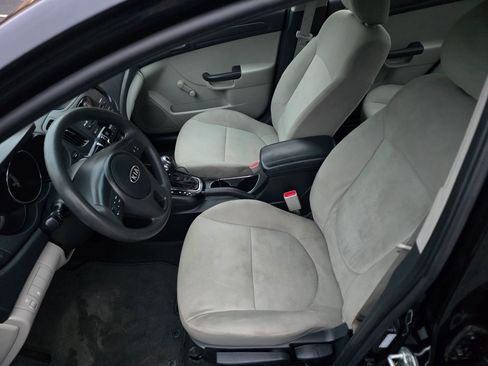 Used 2013 Kia Forte LX image 18