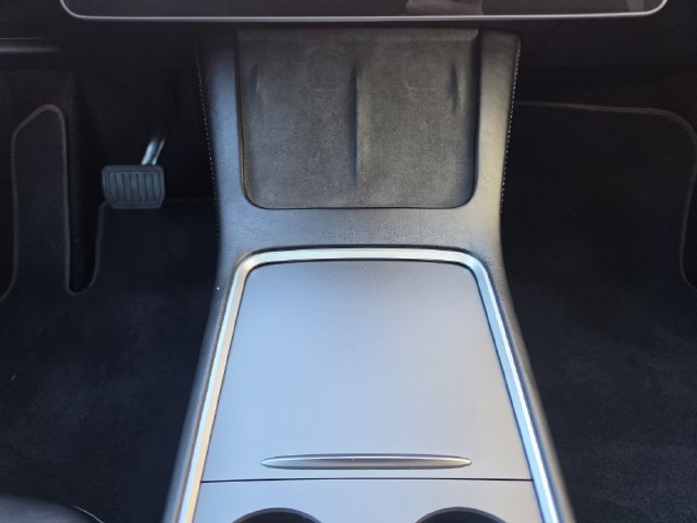 Used 2024 Tesla Model Y Long Range AWD/4WD image 31