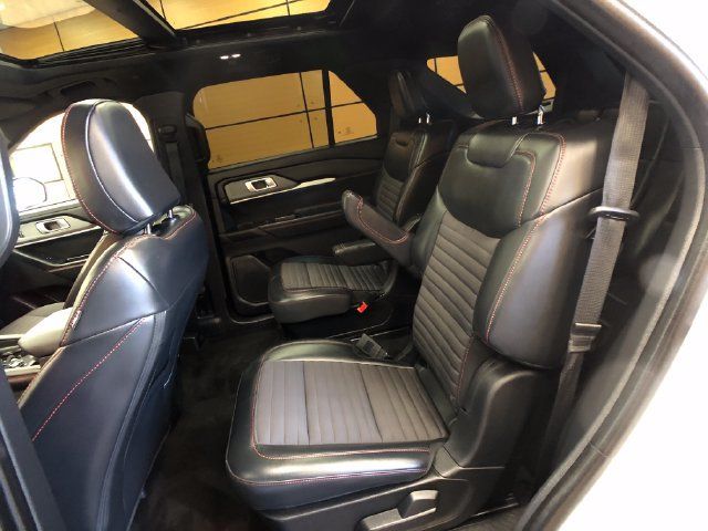 Used 2025 Ford Explorer ST-Line w/ Premium Package AWD/4WD image 21