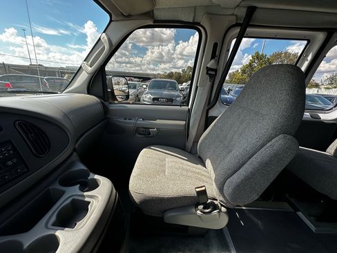 Used 2004 Ford E-250 and Econoline 250 Extended image 31