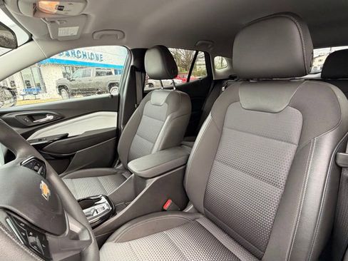 Used 2025 Chevrolet Trax LT image 10