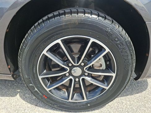 Used 2014 Dodge Grand Caravan SXT FWD image 8