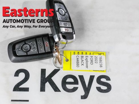 Used 2022 Ford Explorer XLT w/ Equipment Group 202A image 25