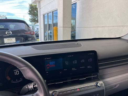 Used 2025 Hyundai Kona SEL image 18