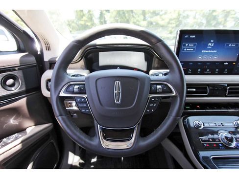 Used 2023 Lincoln Nautilus Reserve w/ Luxury Package AWD/4WD image 13